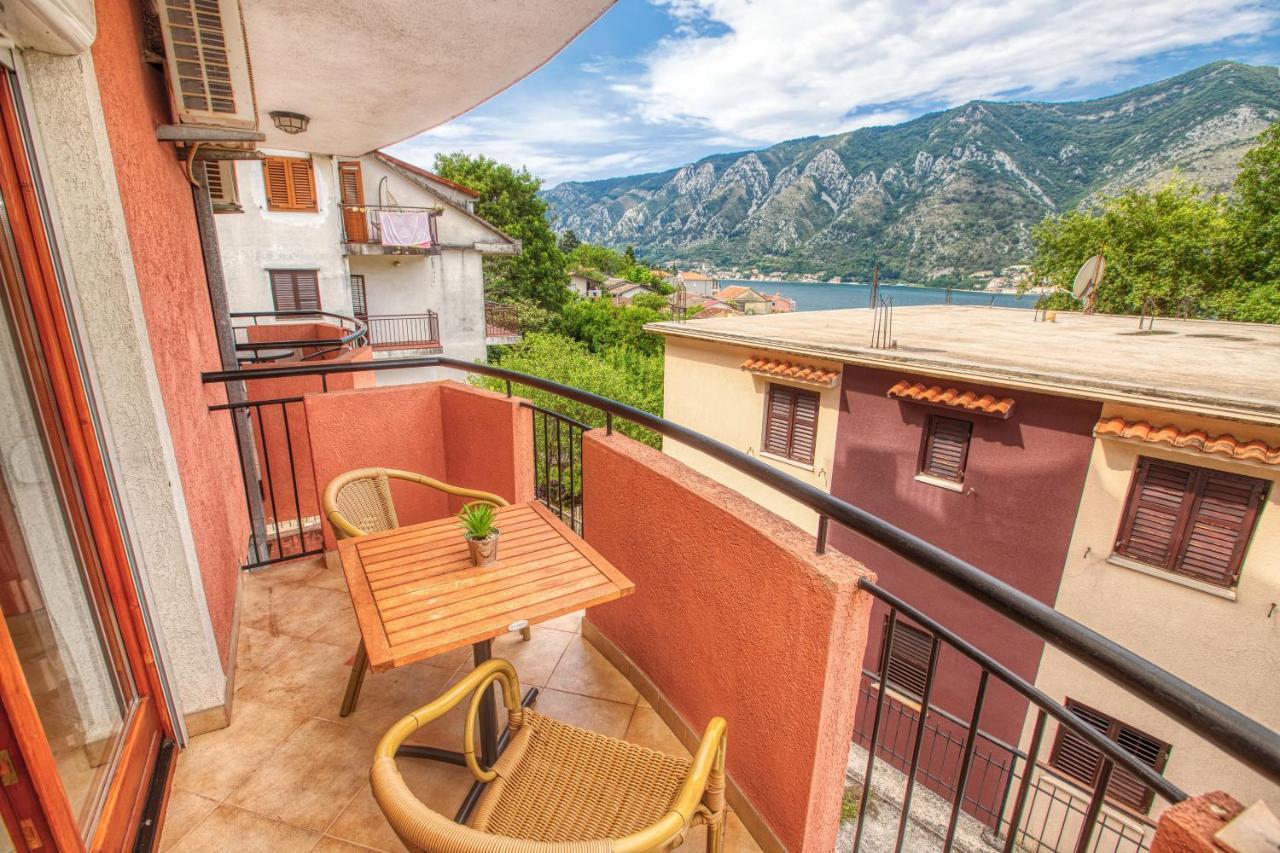 Apartments Donkovic Kotor Exteriör bild