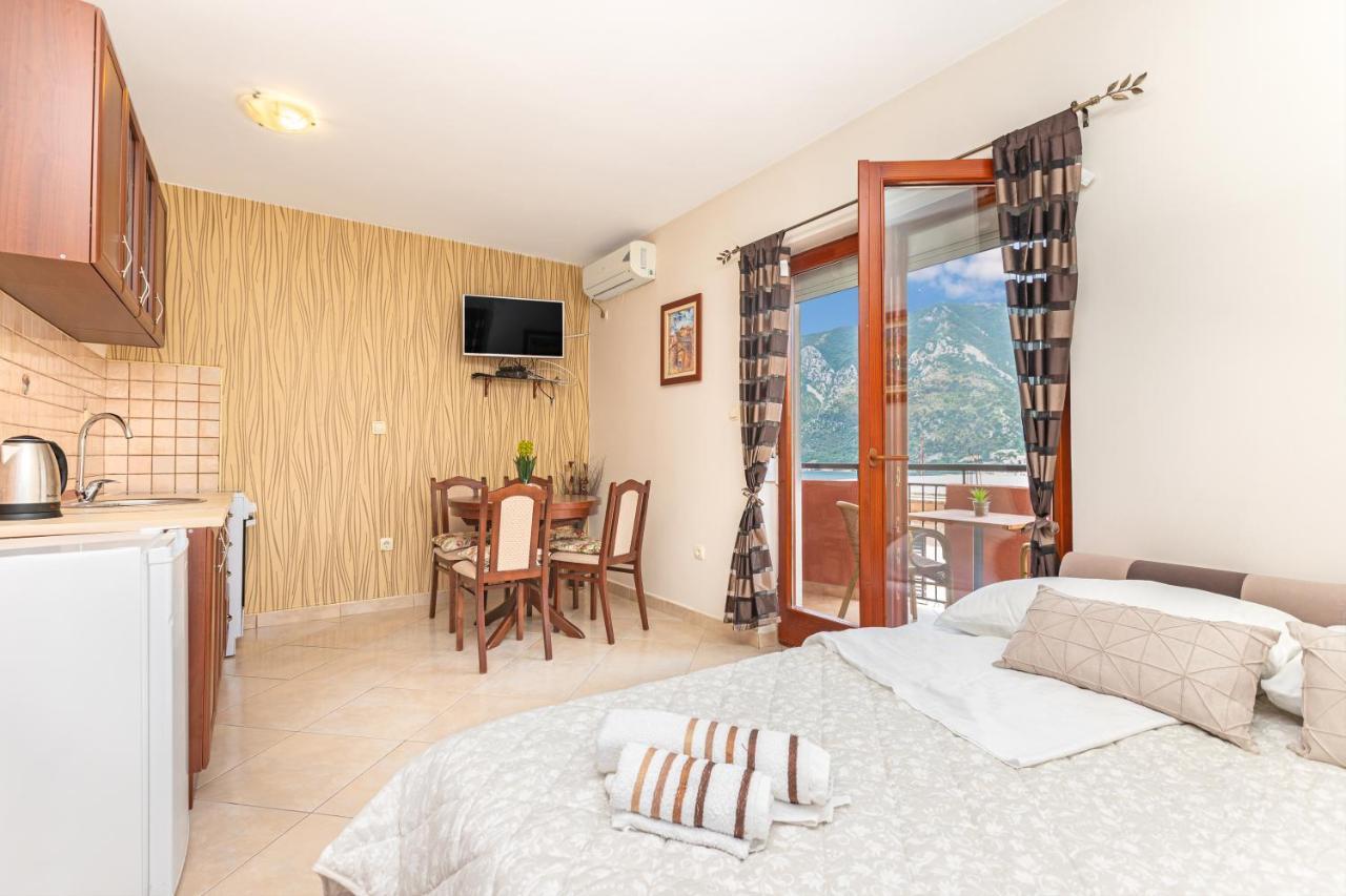 Apartments Donkovic Kotor Exteriör bild